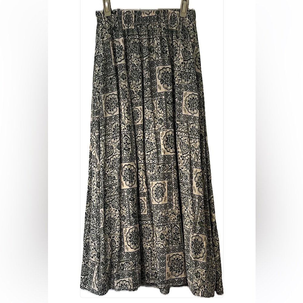 Abercrombie & Fitch Green and Cream Tile Maxi Skirt